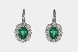 Crivelli orecchini smeraldo e diamanti navette - Gioielleria Casavola di Noci - idee regalo compleanno 50 anni moglie - in oro bianco