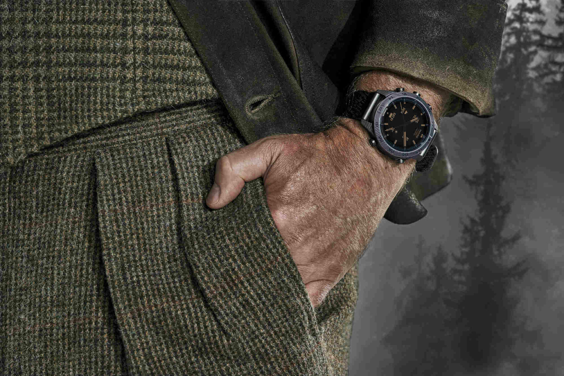Garmin MARQ Commander Gen 2 Carbon Edition - Gioielleria Casavola di Noci - sportwatch GPS di lusso - smartwatch militare