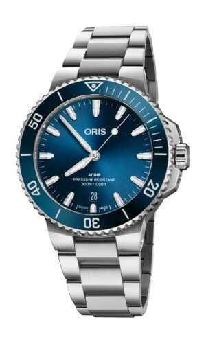 Oris Aquis Date 01 733 7787 4135-07 8 22 04PEB - Gioielleria Casavola di Noci - orologio automatico svizzero subacqueo 300 metri con quadrante blu