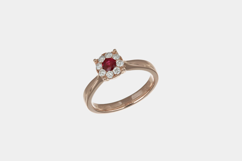 Anello Invisible rubino e diamanti Rosé - Gioielleria Casavola di Noci - idee regalo compleanno 50 anni moglie - in oro rosa 18 carati