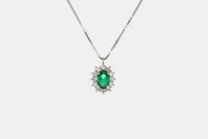 Collana rosetta oro bianco zircone verde - Gioielleria Casavola di Noci - idee regalo compleanno 40 anni migliore amica